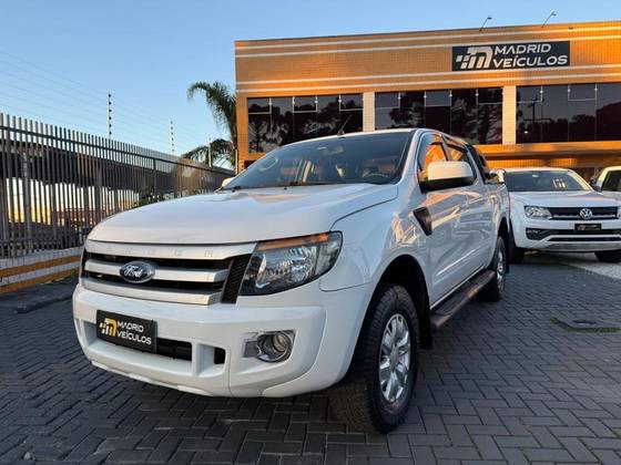 FORD RANGER 2.5 XLS 4X2 CD 16V FLEX 4P MANUAL FORD RANGER 2.5 XLS 4X2 CD 16V FLEX 4P MANUAL